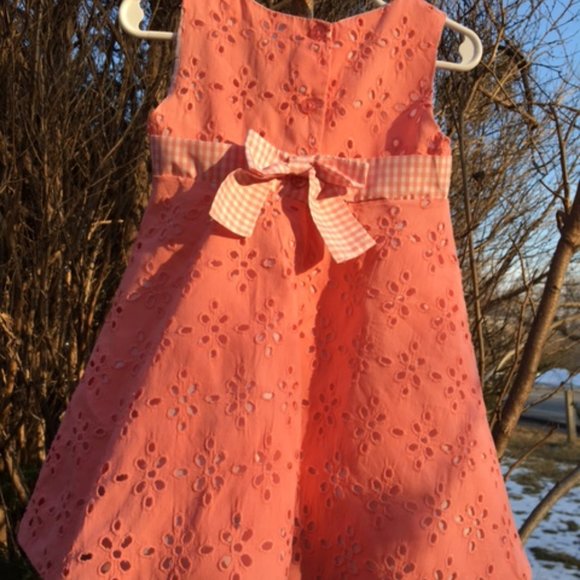 Adorable,Peach, NWOT in Broderie Anglaise, with white flower ,& petticoats 24mth - Picture 4 of 5